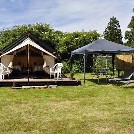 Guillerin Caravan And Glamping Sornac Eksteriør bilde