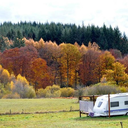 Guillerin Caravan And Glamping Sornac Eksteriør bilde