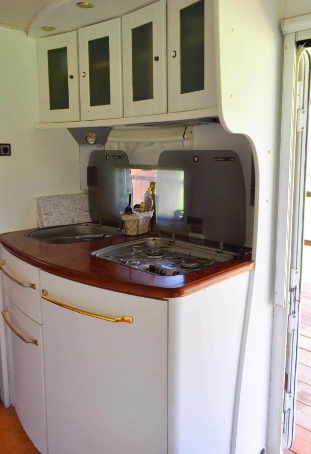 Guillerin Caravan And Glamping Sornac Eksteriør bilde