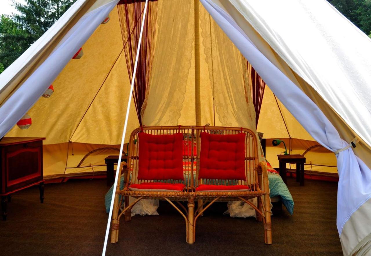 Guillerin Caravan And Glamping Sornac Eksteriør bilde