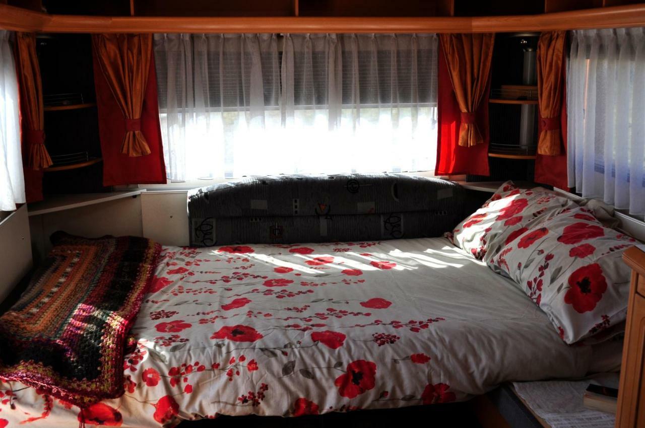 Guillerin Caravan And Glamping Sornac Eksteriør bilde