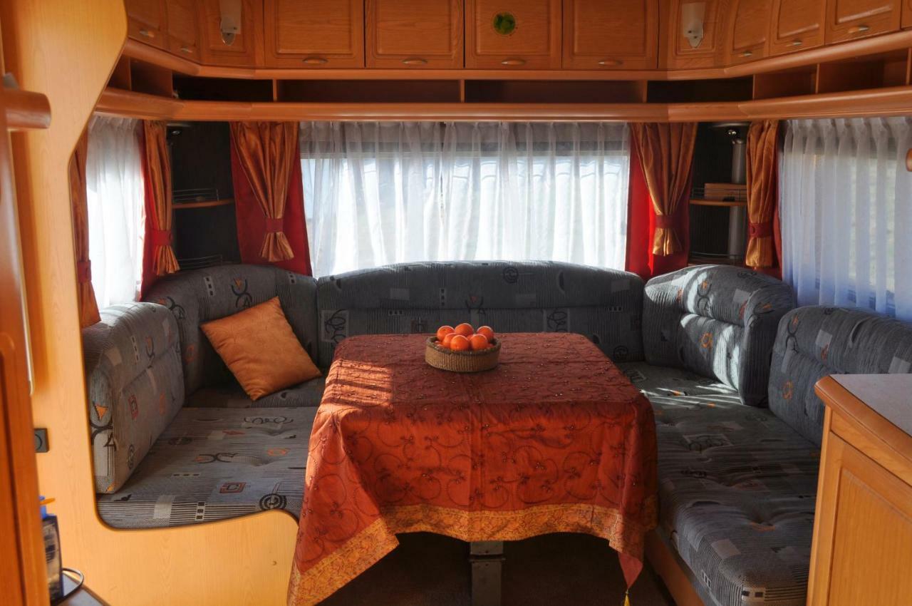 Guillerin Caravan And Glamping Sornac Eksteriør bilde